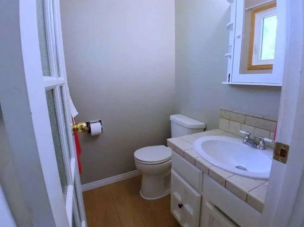 3808 49a Avenue Innisfail AB T4G 1J2