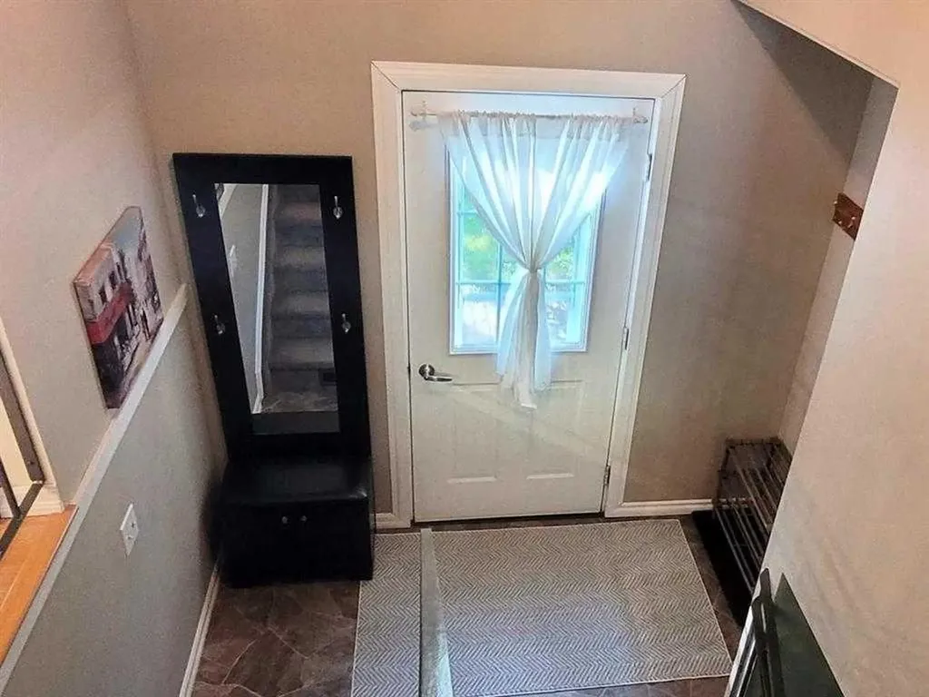 3808 49a Avenue Innisfail AB T4G 1J2