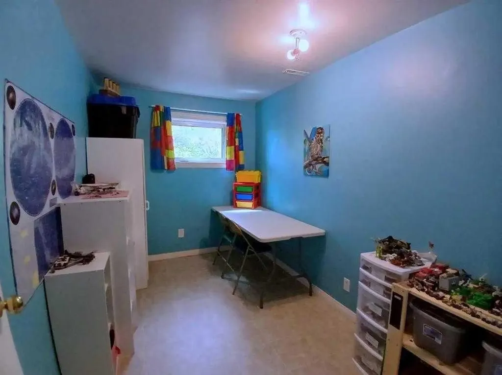 3808 49a Avenue Innisfail AB T4G 1J2