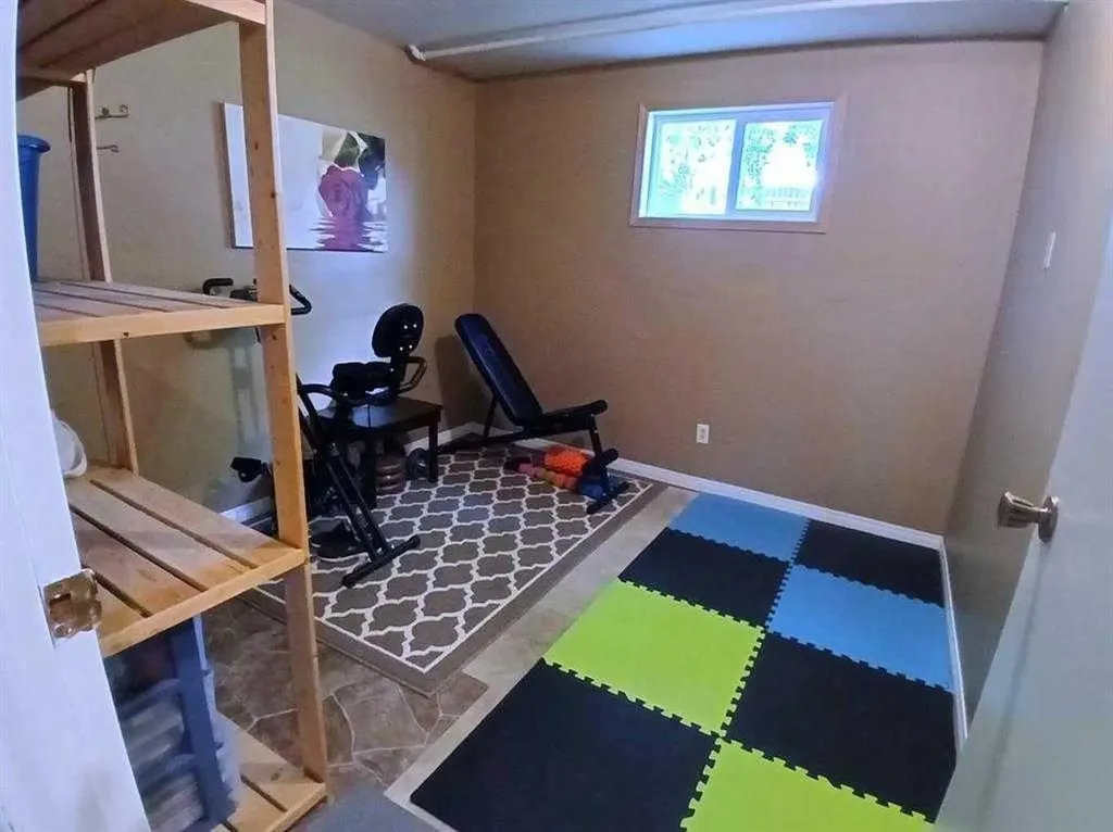 3808 49a Avenue Innisfail AB T4G 1J2