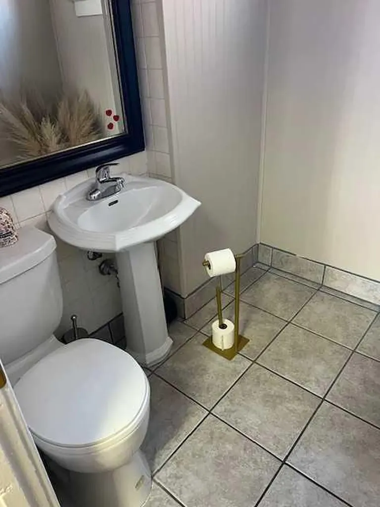 5028 51 Avenue Whitecourt AB T7S 1W6