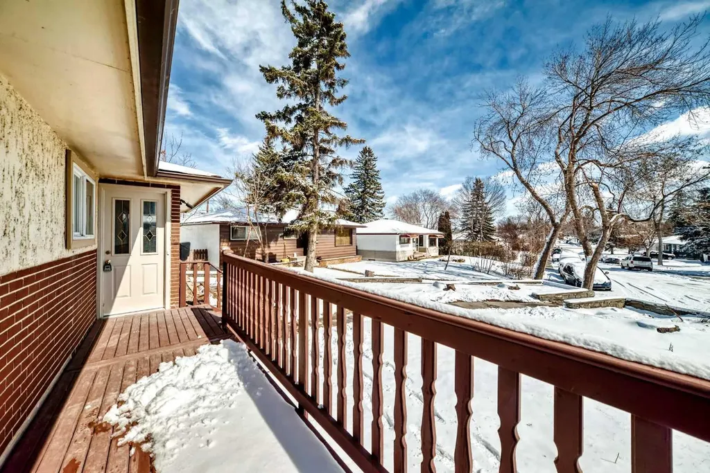 2007 Cottonwood Crescent SE Calgary AB T2B1B9