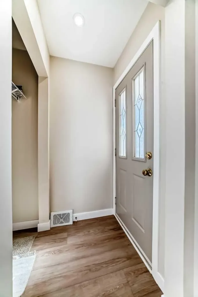 2007 Cottonwood Crescent SE Calgary AB T2B1B9