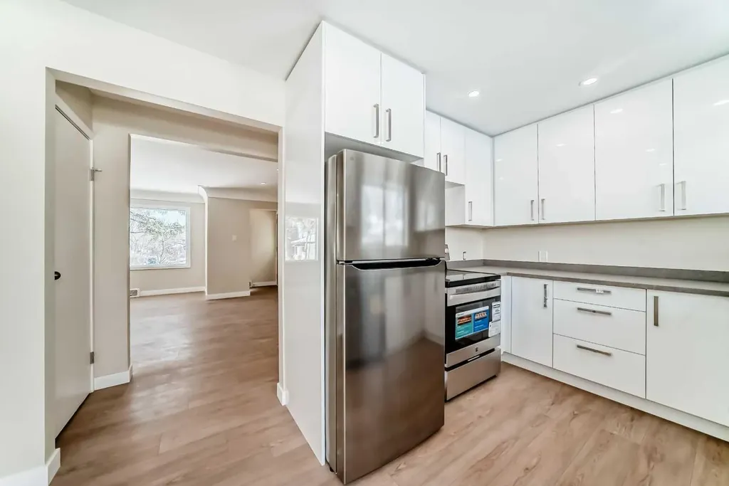 2007 Cottonwood Crescent SE Calgary AB T2B1B9