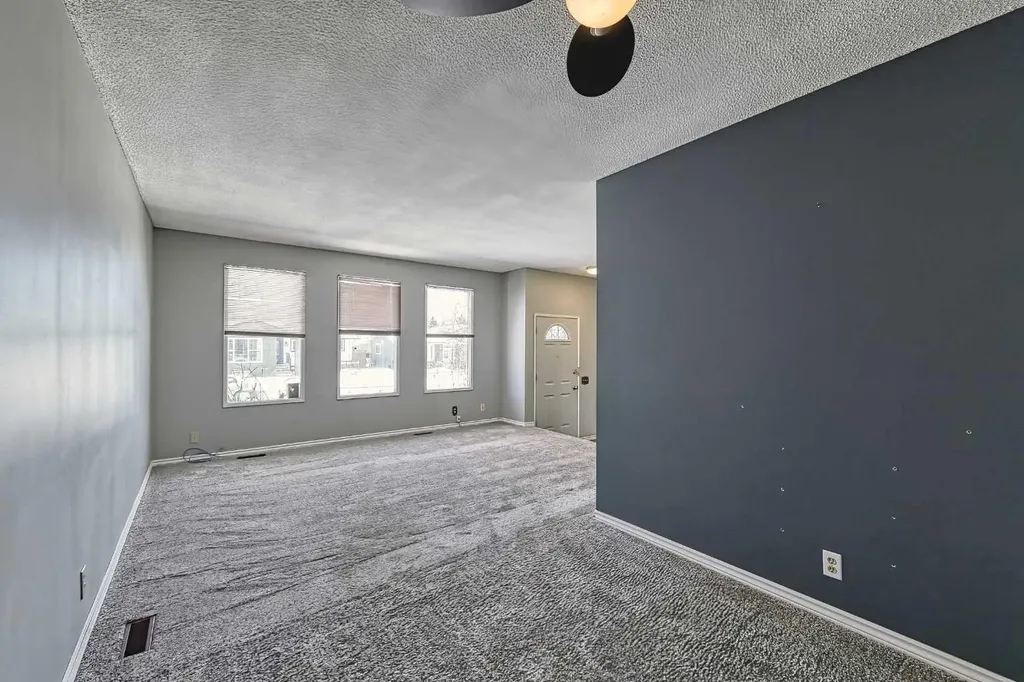 3523 48 Street NE Calgary AB T1Y 5S5