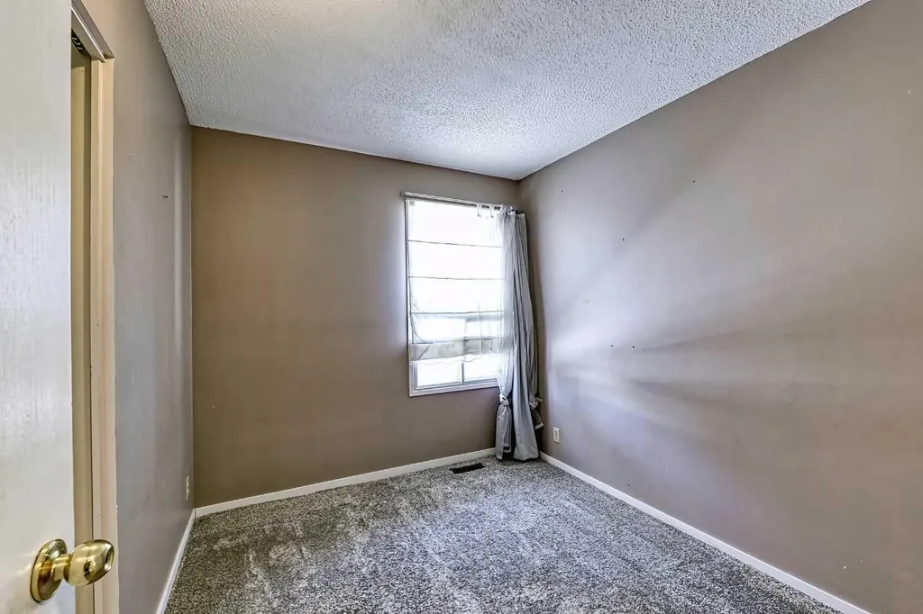 3523 48 Street NE Calgary AB T1Y 5S5