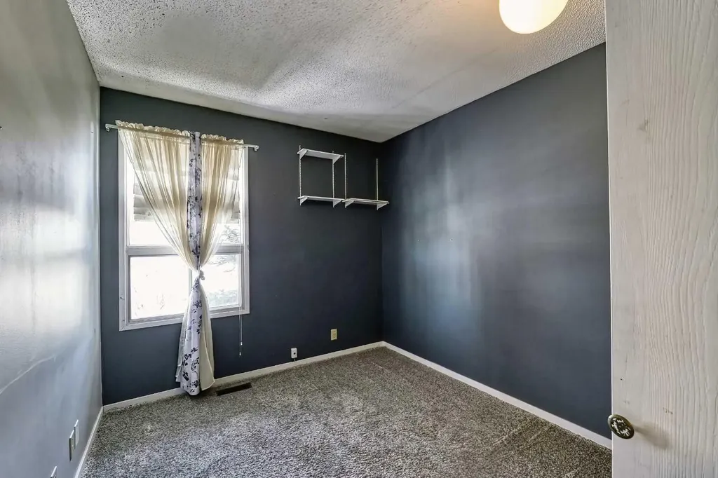 3523 48 Street NE Calgary AB T1Y 5S5