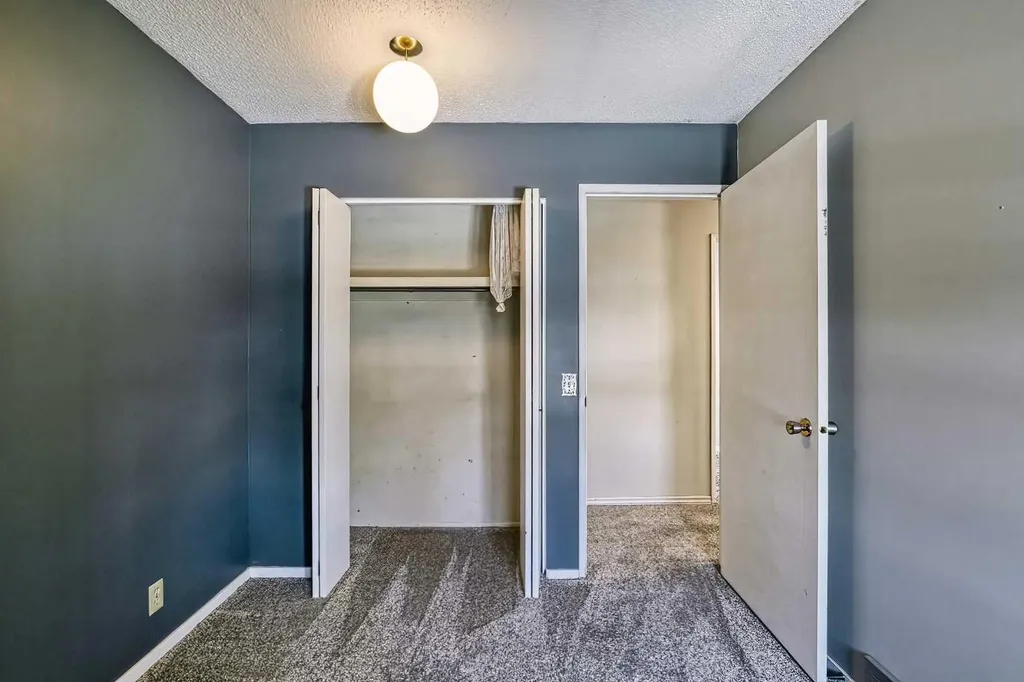 3523 48 Street NE Calgary AB T1Y 5S5