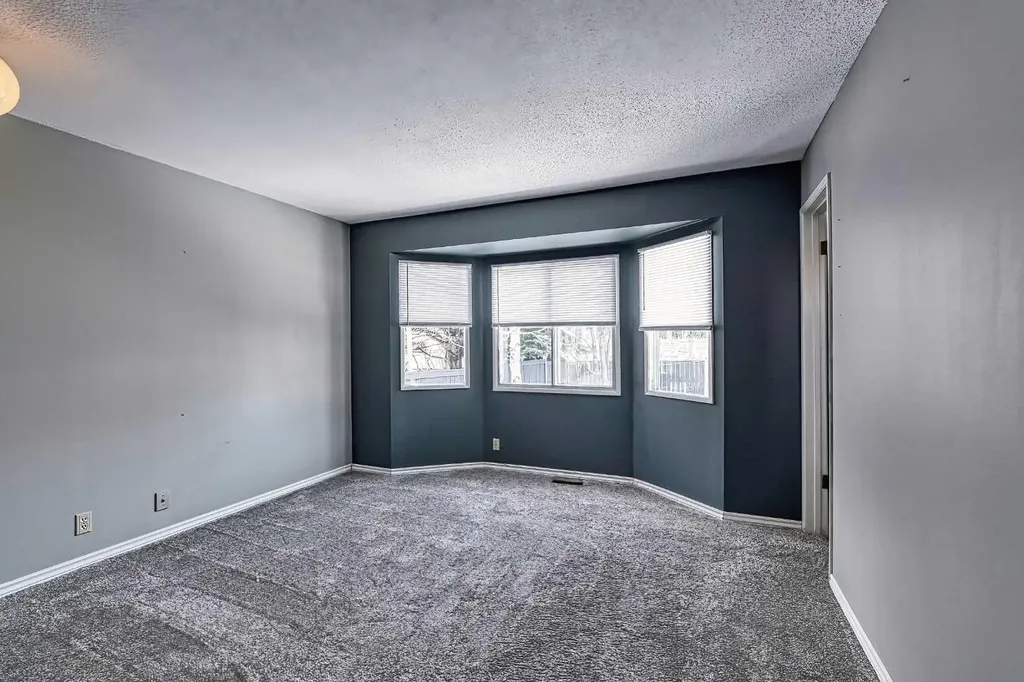 3523 48 Street NE Calgary AB T1Y 5S5