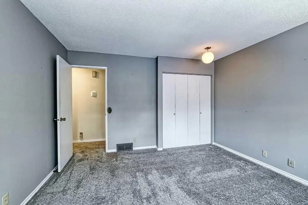 3523 48 Street NE Calgary AB T1Y 5S5