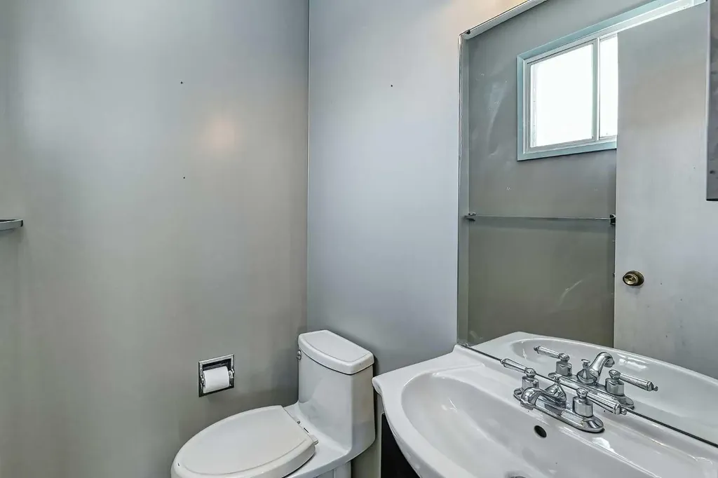 3523 48 Street NE Calgary AB T1Y 5S5