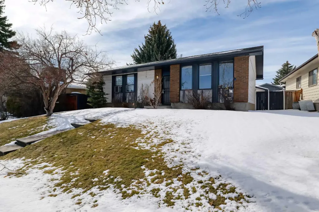 3523 48 Street NE Calgary AB T1Y 5S5