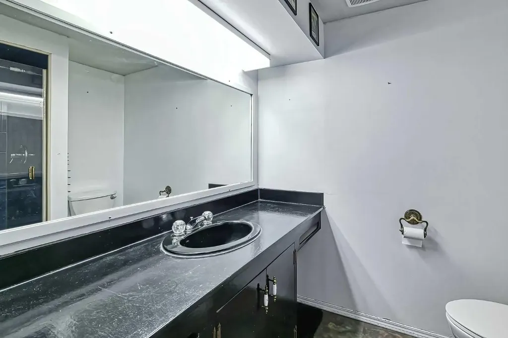 3523 48 Street NE Calgary AB T1Y 5S5