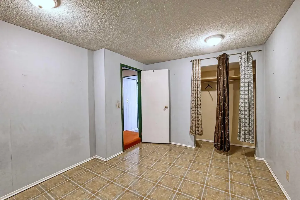 3523 48 Street NE Calgary AB T1Y 5S5