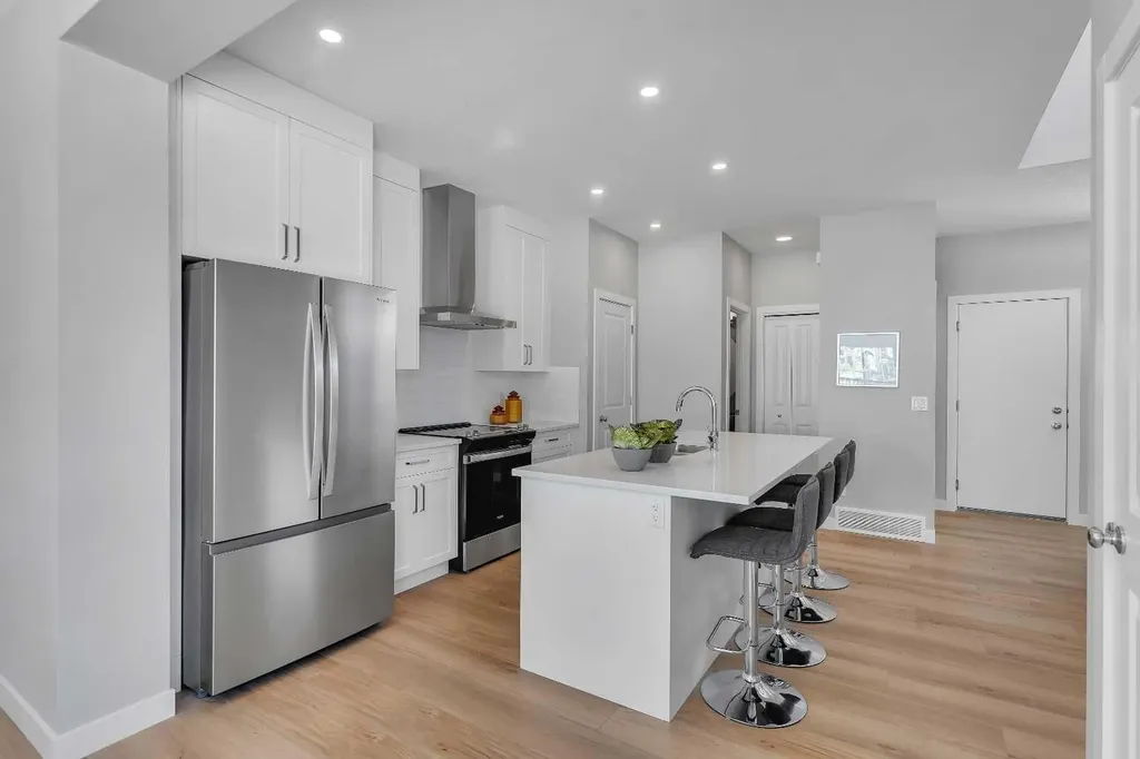 390 South Shore Drive Chestermere AB T1X 0B4