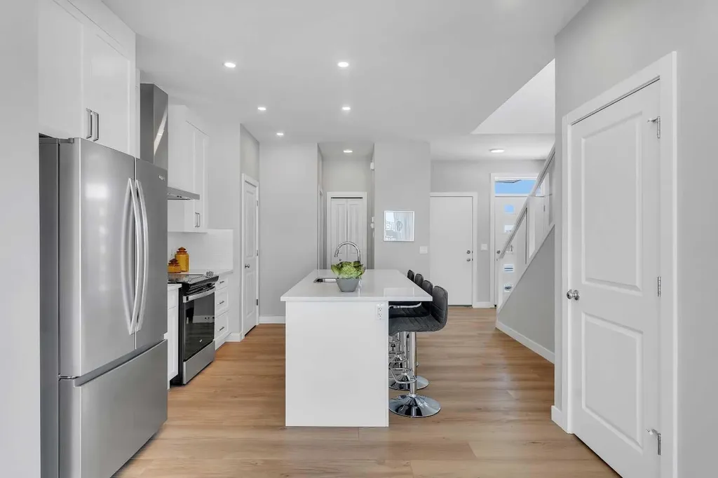 390 South Shore Drive Chestermere AB T1X 0B4