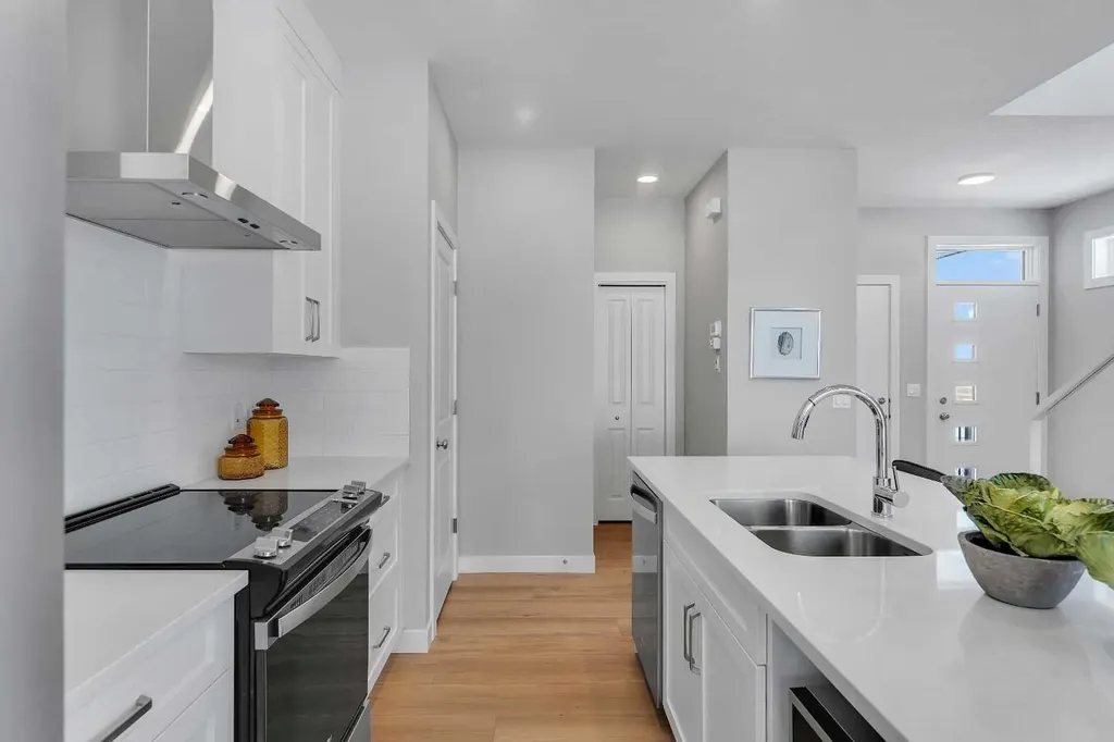 390 South Shore Drive Chestermere AB T1X 0B4