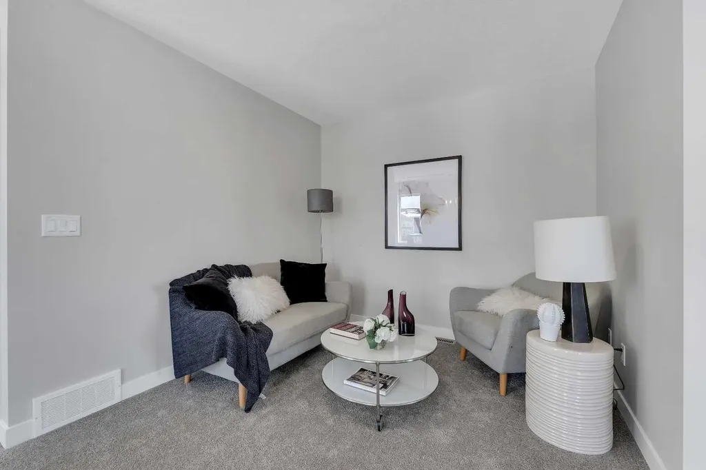 390 South Shore Drive Chestermere AB T1X 0B4