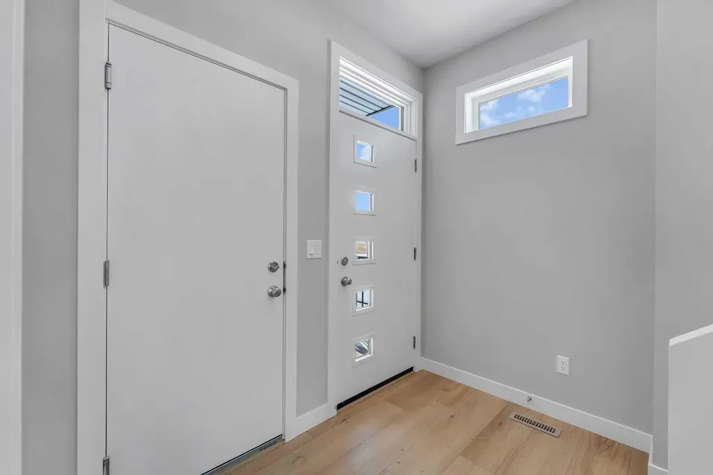 390 South Shore Drive Chestermere AB T1X 0B4