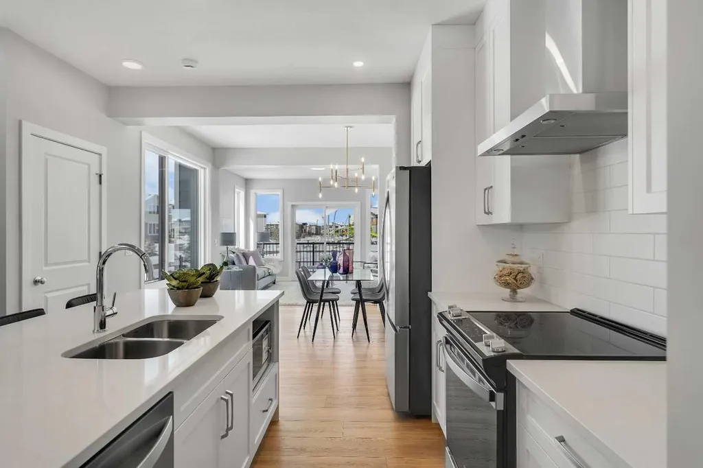 390 South Shore Drive Chestermere AB T1X 0B4