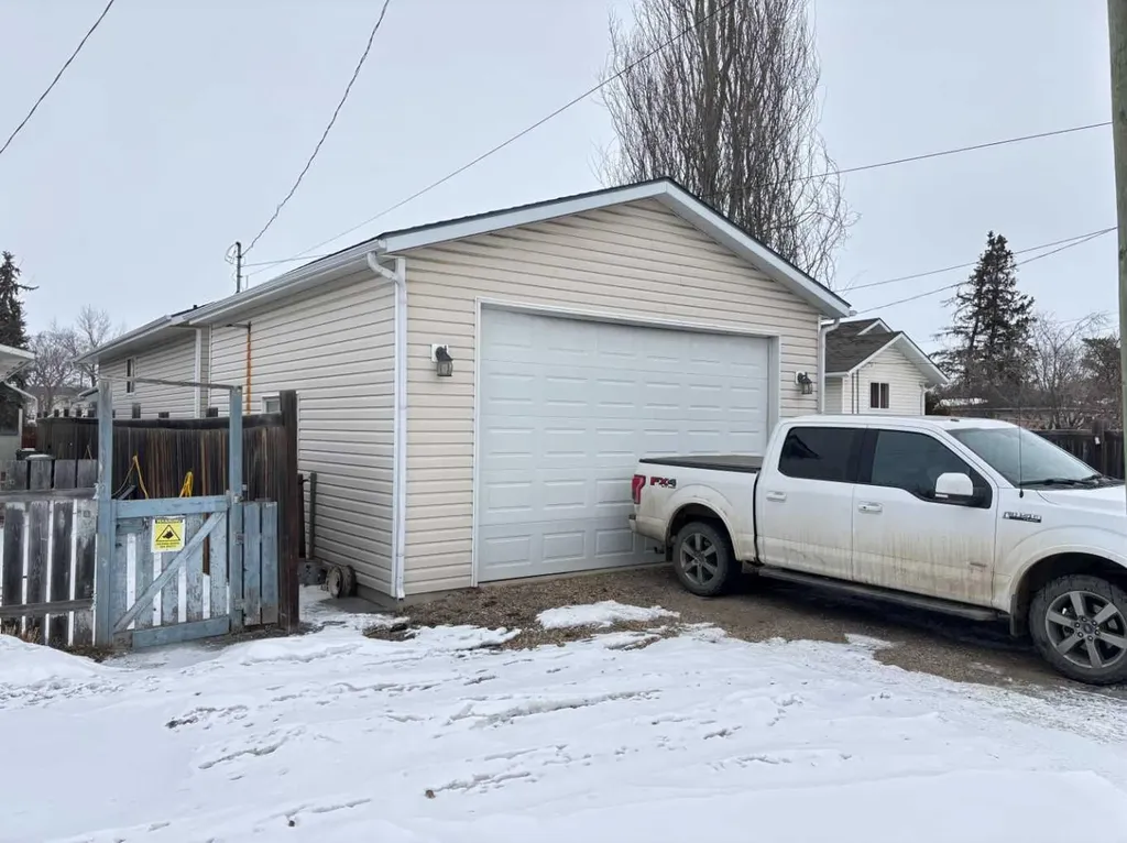 4627 46 Street Lloydminster SK S9V 0J5