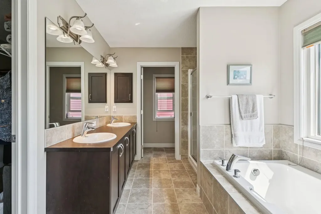 7 Cooperstown Place SW Airdrie AB T4B3T5
