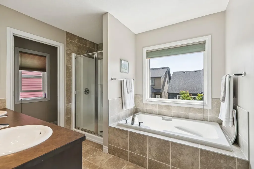 7 Cooperstown Place SW Airdrie AB T4B3T5