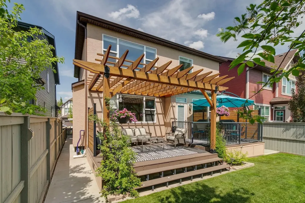 7 Cooperstown Place SW Airdrie AB T4B3T5
