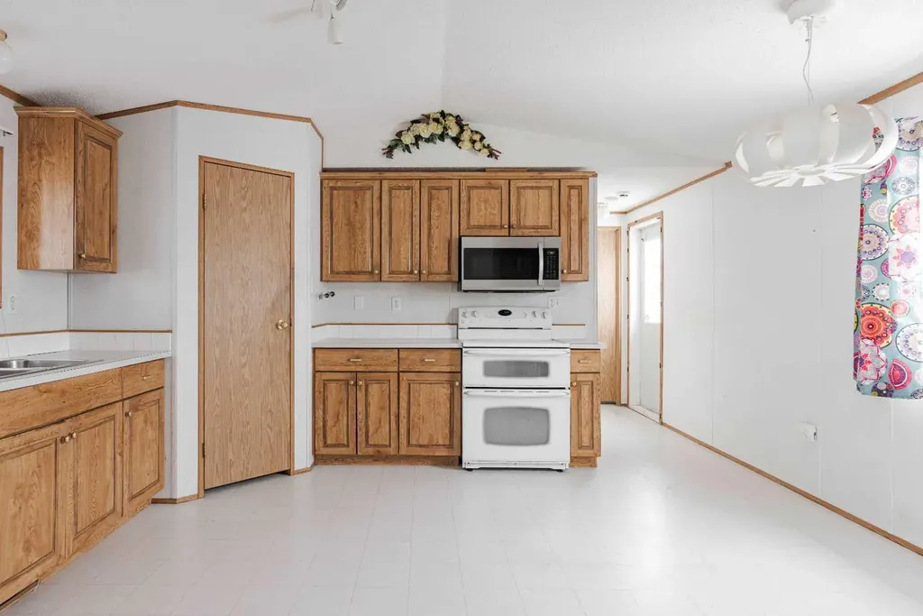 100 Palomino Close Fort Mcmurray AB T9H 5K5