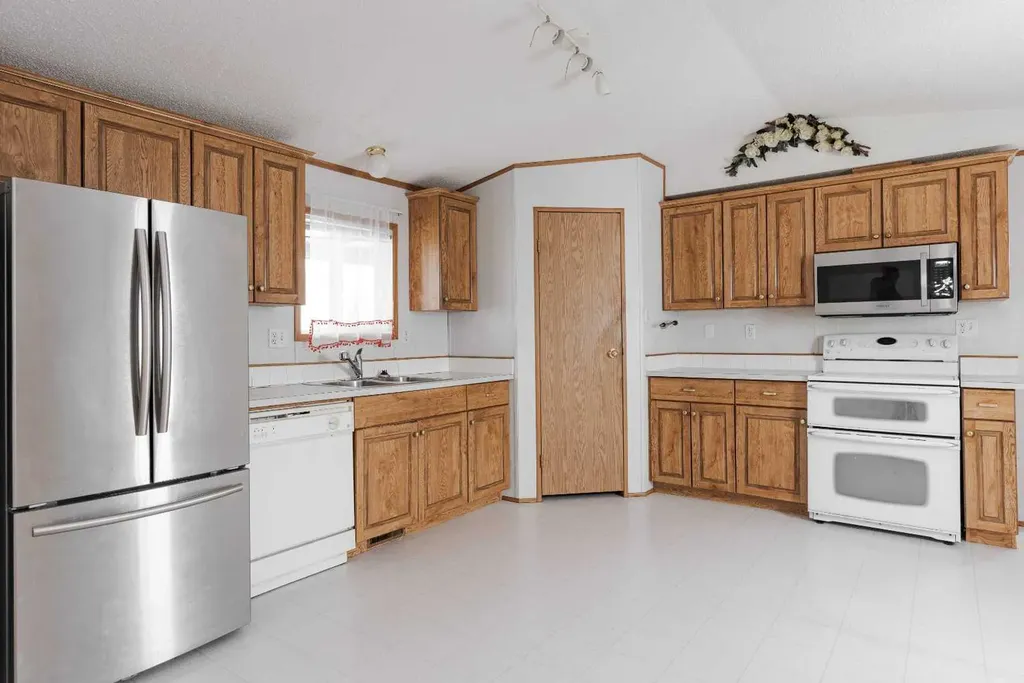 100 Palomino Close Fort Mcmurray AB T9H 5K5
