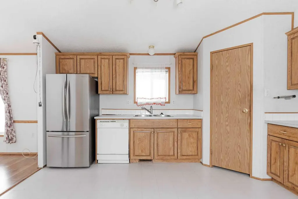 100 Palomino Close Fort Mcmurray AB T9H 5K5