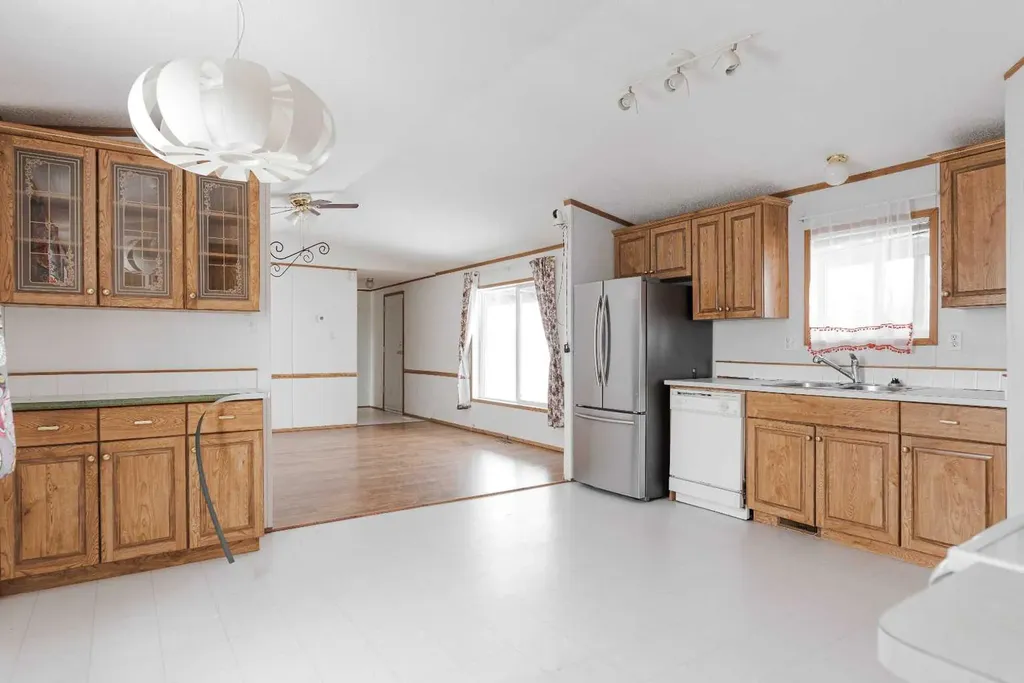 100 Palomino Close Fort Mcmurray AB T9H 5K5