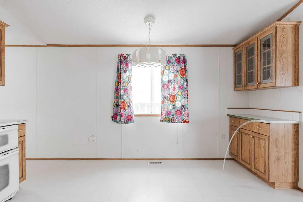100 Palomino Close Fort Mcmurray AB T9H 5K5