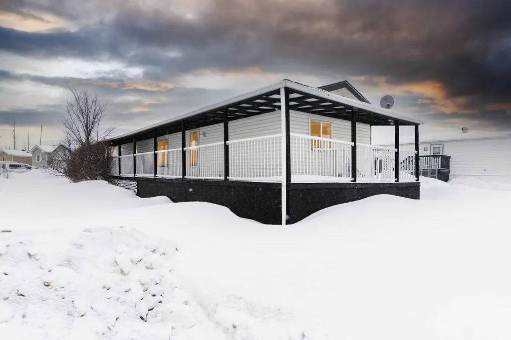 100 Palomino Close Fort Mcmurray AB T9H 5K5