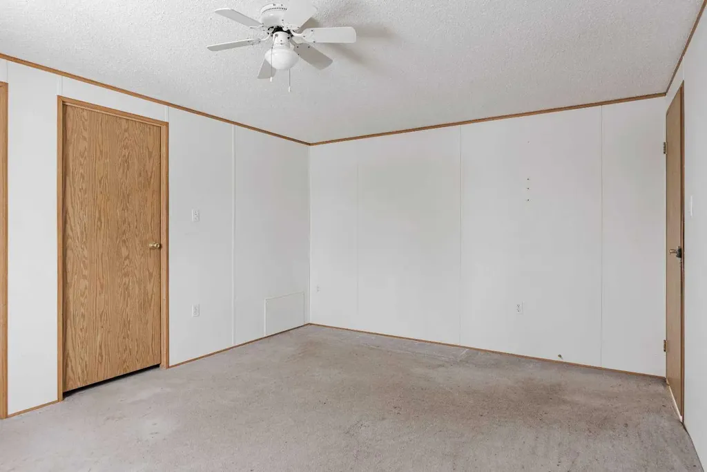 100 Palomino Close Fort Mcmurray AB T9H 5K5