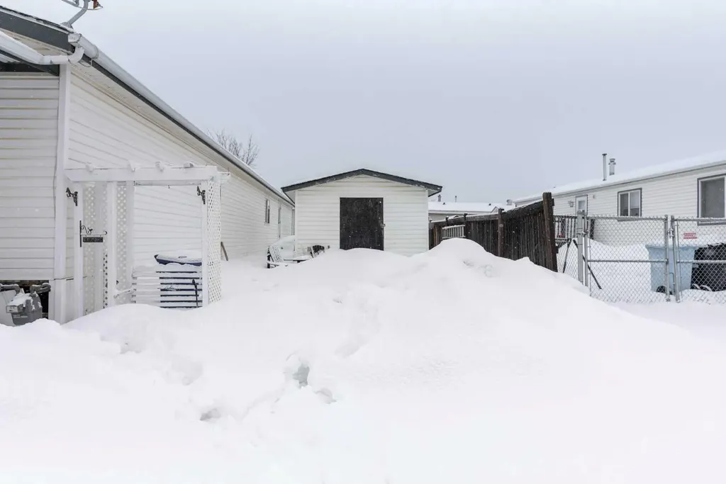 100 Palomino Close Fort Mcmurray AB T9H 5K5