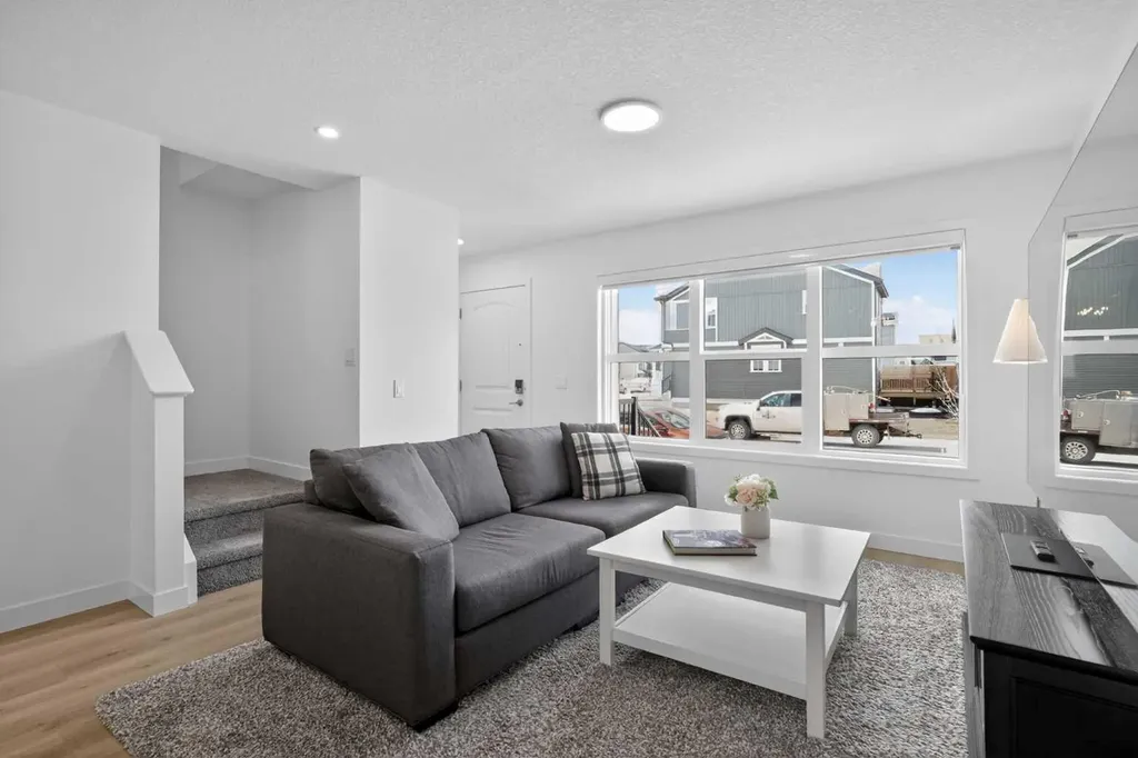 12 Heirloom Crescent SE Calgary AB T3S0G9
