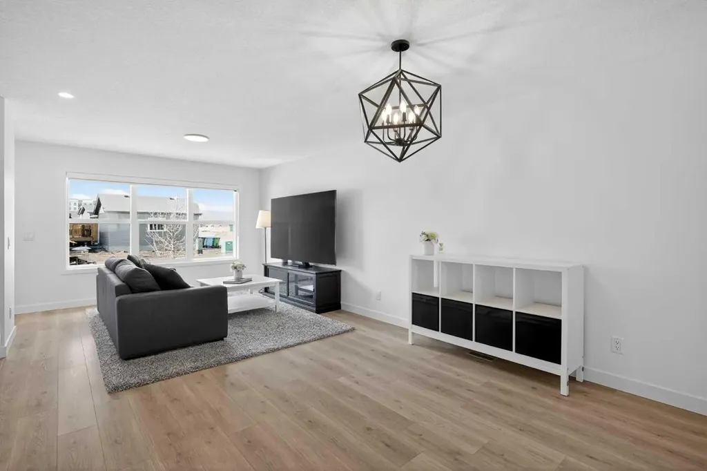12 Heirloom Crescent SE Calgary AB T3S0G9