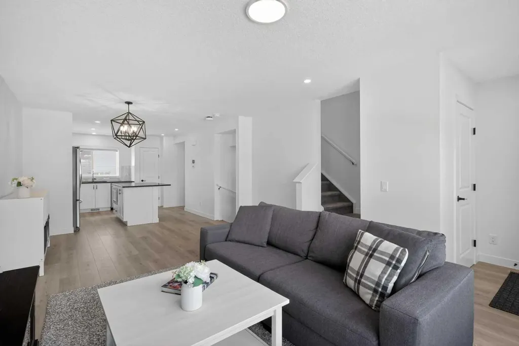 12 Heirloom Crescent SE Calgary AB T3S0G9