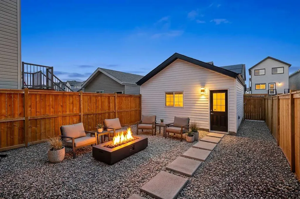 12 Heirloom Crescent SE Calgary AB T3S0G9