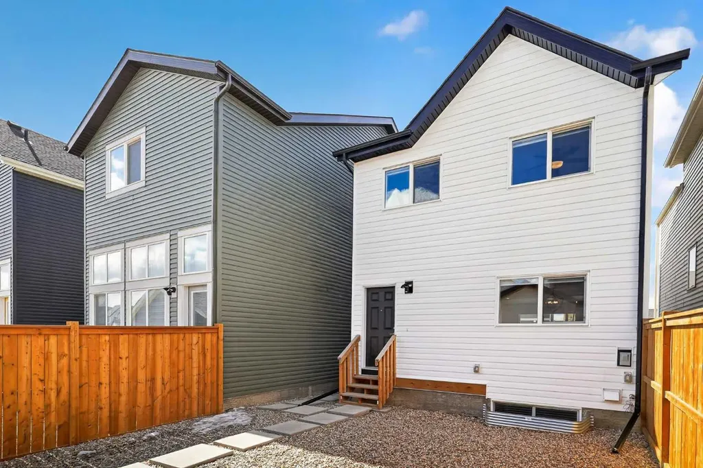 12 Heirloom Crescent SE Calgary AB T3S0G9