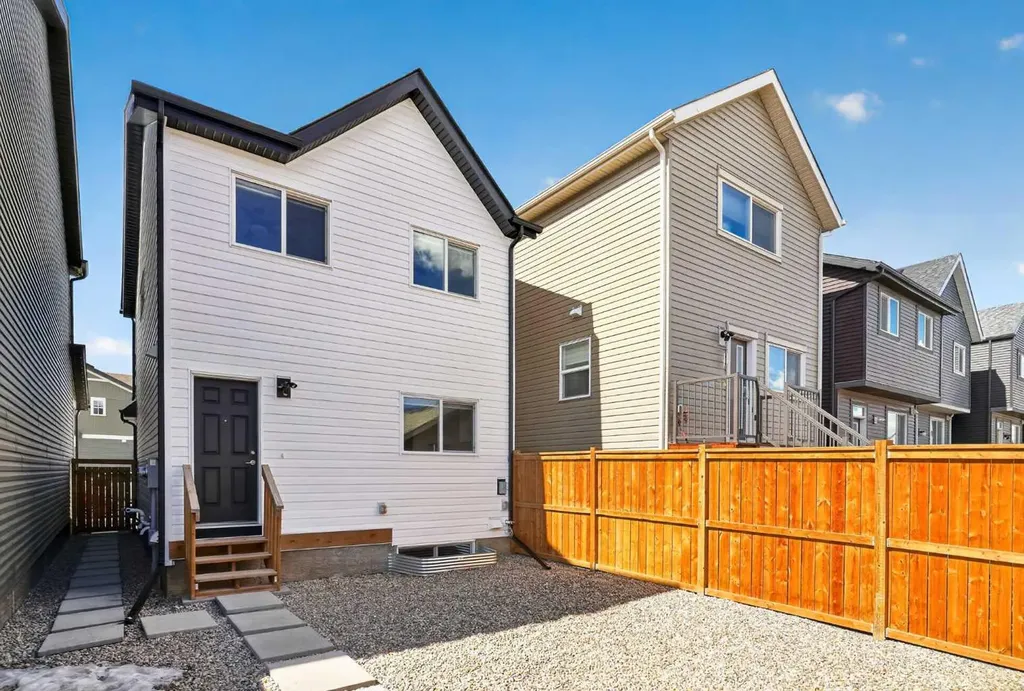12 Heirloom Crescent SE Calgary AB T3S0G9