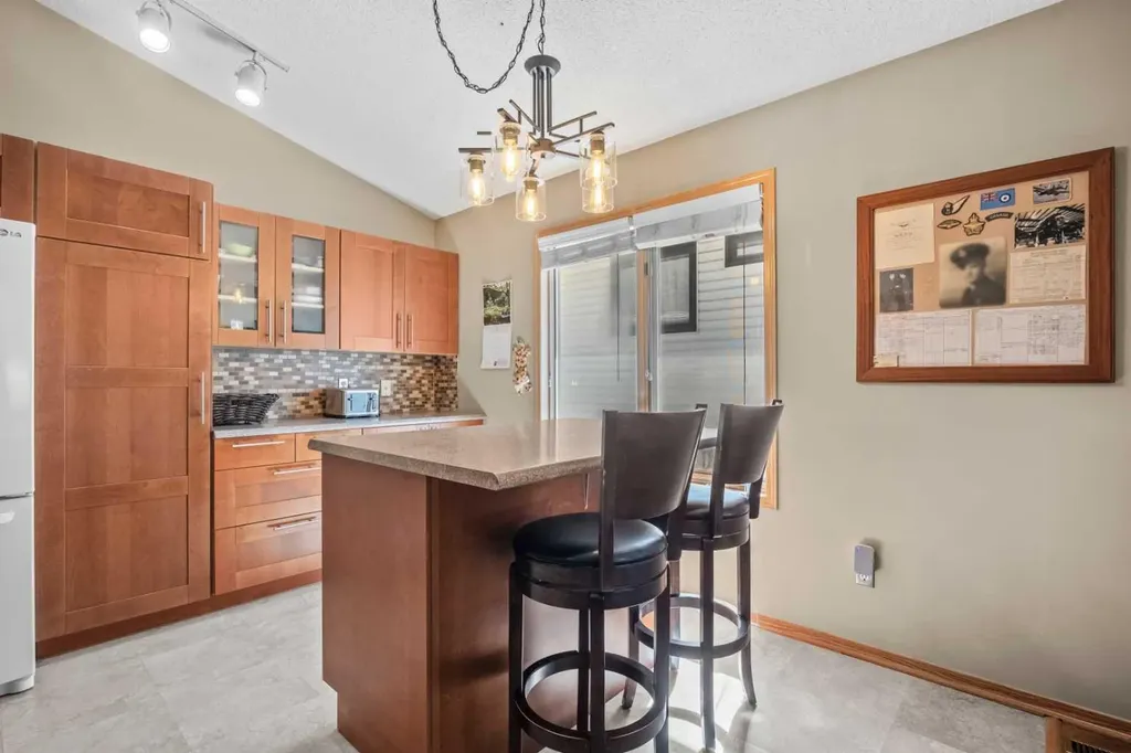 444 Sierra Morena Court SW Calgary AB T3H 3A6