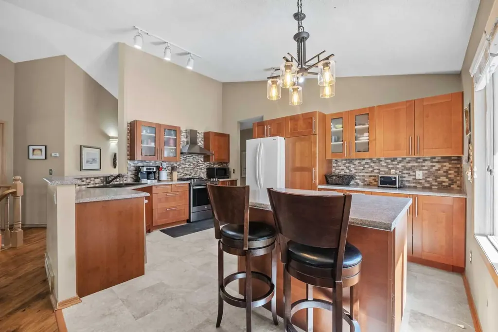 444 Sierra Morena Court SW Calgary AB T3H 3A6