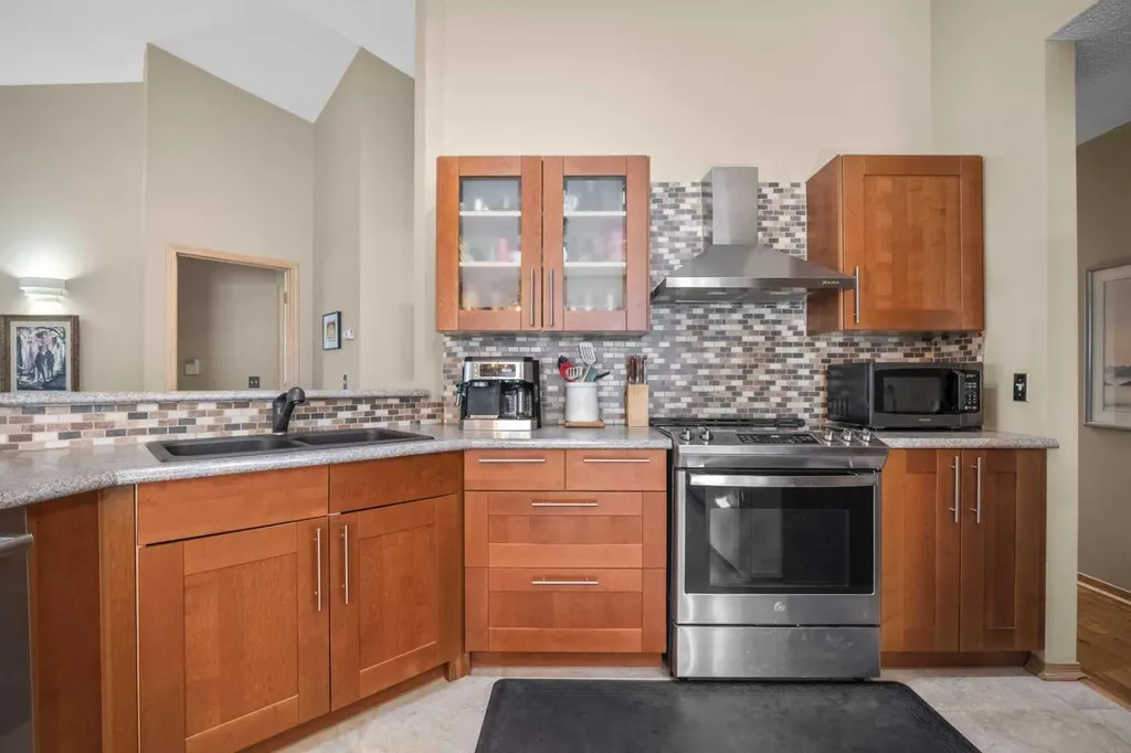 444 Sierra Morena Court SW Calgary AB T3H 3A6