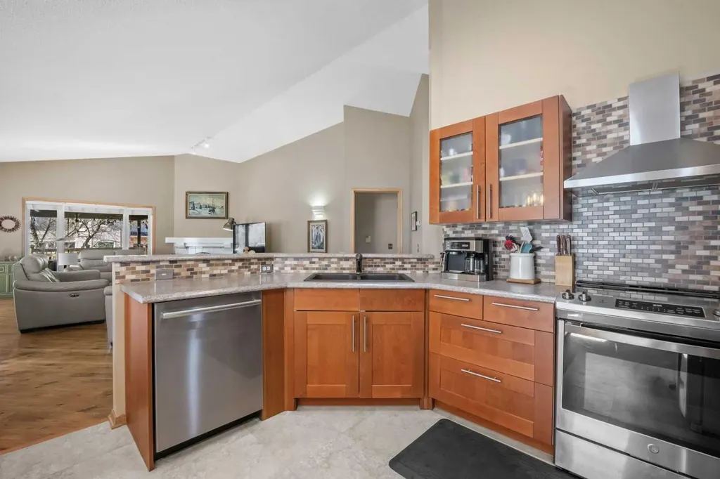 444 Sierra Morena Court SW Calgary AB T3H 3A6