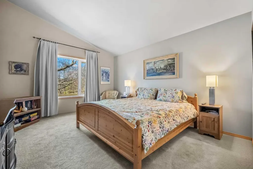 444 Sierra Morena Court SW Calgary AB T3H 3A6