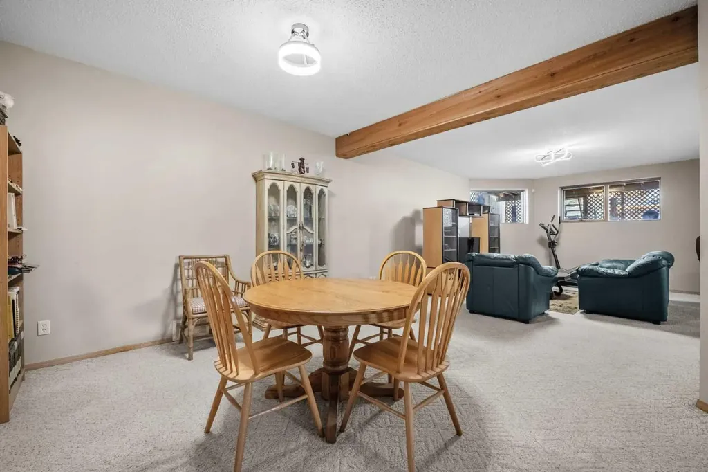 444 Sierra Morena Court SW Calgary AB T3H 3A6