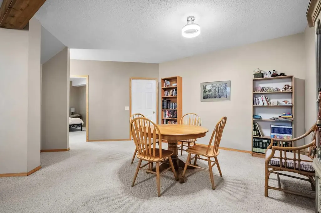 444 Sierra Morena Court SW Calgary AB T3H 3A6