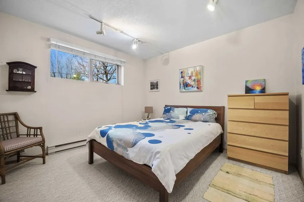 444 Sierra Morena Court SW Calgary AB T3H 3A6